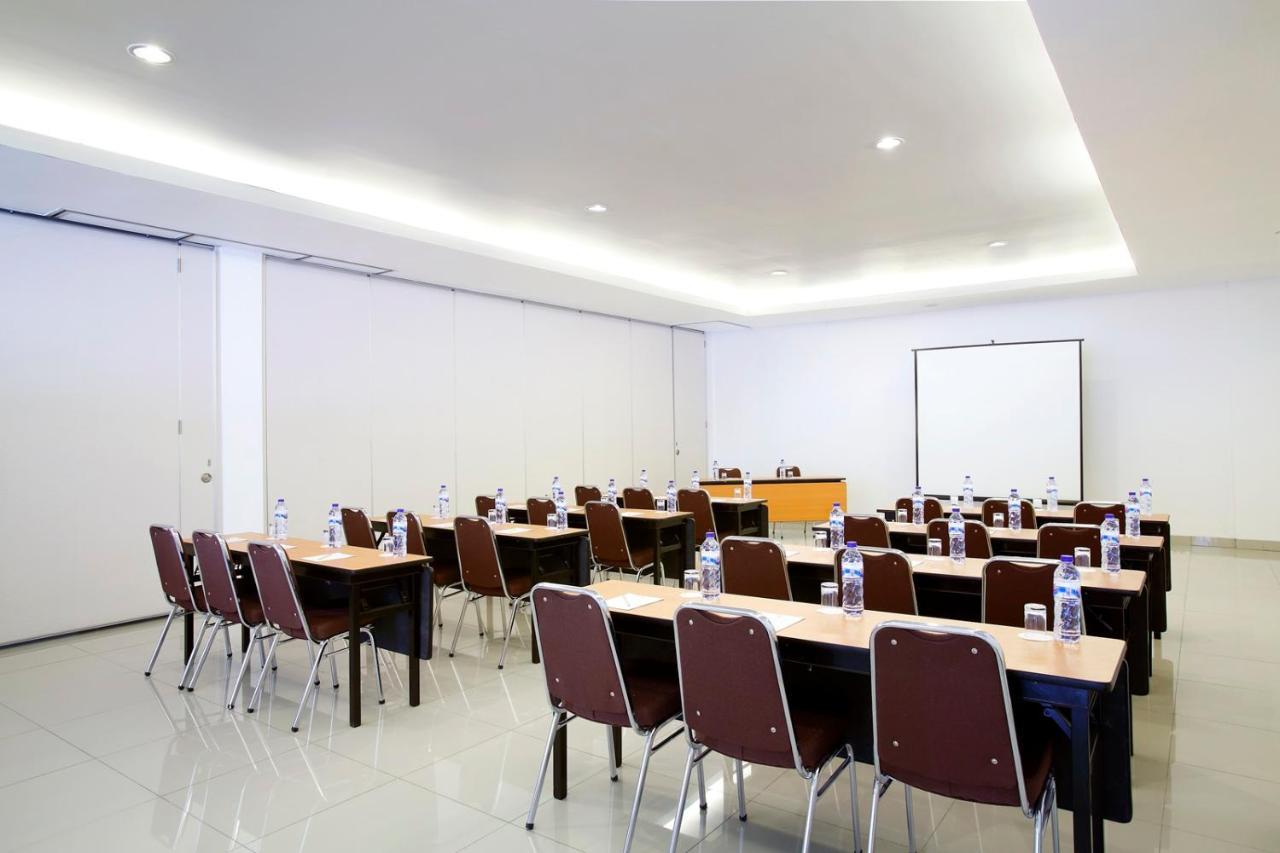 Amaris Hotel La Codefin Kemang Jakarta Exterior photo