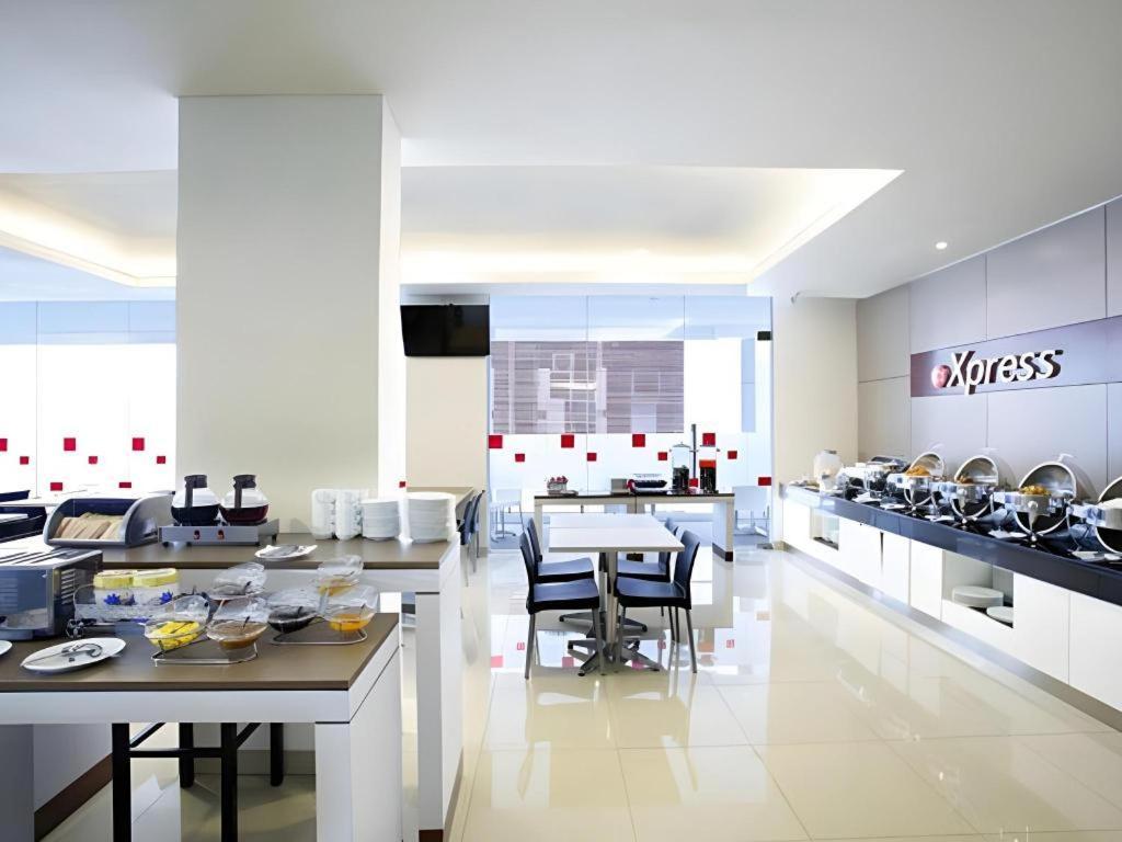 Amaris Hotel La Codefin Kemang Jakarta Exterior photo