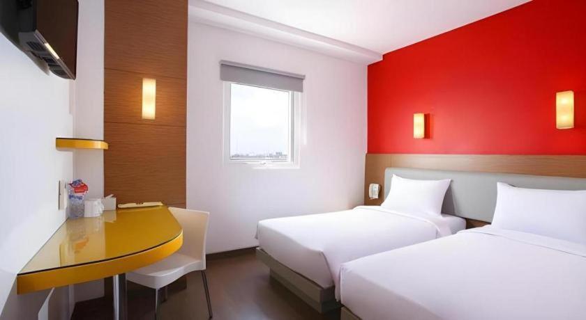 Amaris Hotel La Codefin Kemang Jakarta Exterior photo